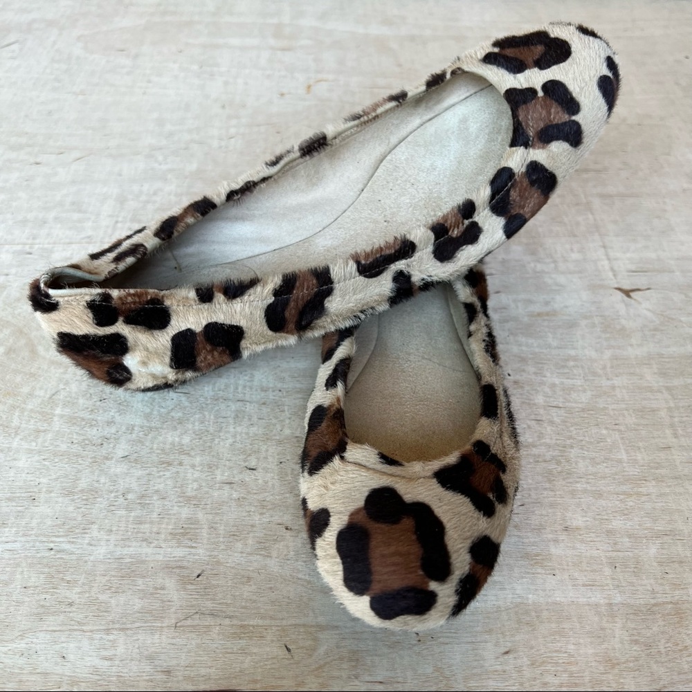 STUART WEITZMAN Leopard Print Calf Hair Rounded Toe Ballet Work Classic Size 9
